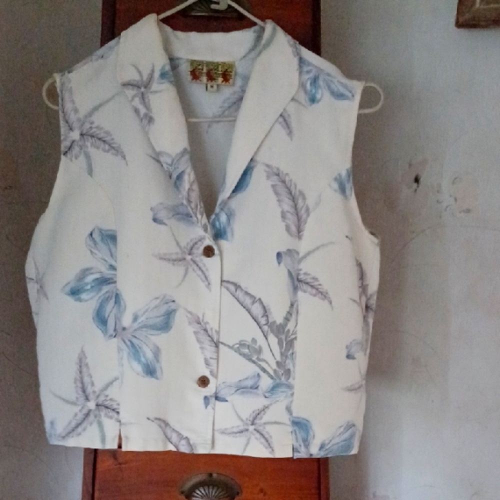 Floral Button-Up Sleeveless Shirt, Sz. M VINTAGE